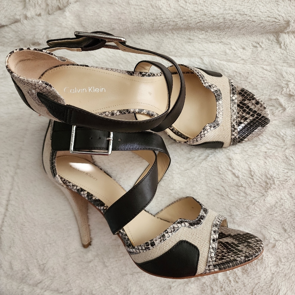 NEW Calvin Klein sexy strap sandals, cream & brown with snake details, size 10